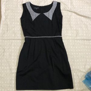 Black sleeveless dress